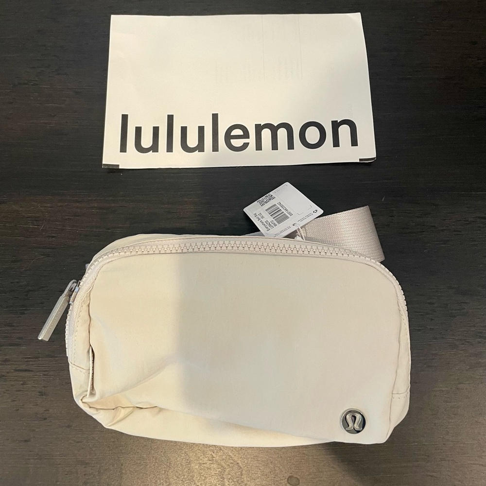 Lululemon Everywhere Belt Bag White